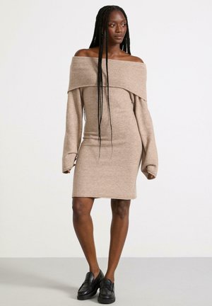Pouzdrové šaty - beige