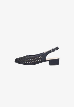 Chaussure slingback noire avec talon carré bas et motif découpé tissé sur la tige, avec une bride à boucle argentée.