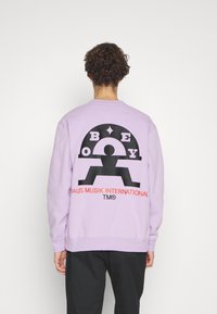 Obey Clothing HAUS MUSIK CREW - Sweatshirt - digital lavender