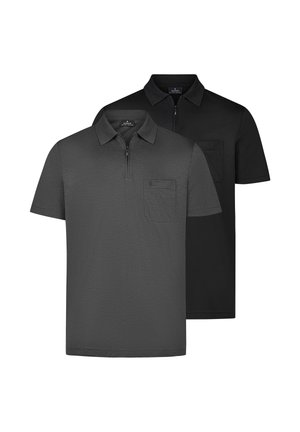 Zwei kurzärmelige Poloshirts mit Kragen und Brusttaschen vorne; eines dunkelgrau vorne, eines schwarz hinten, beide mit Viertel-Reißverschluss.
