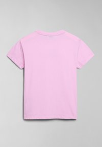Camiseta de algodón rosa con mangas cortas, cuello redondo y una textura suave. Diseño de la parte posterior simple sin características o patrones adicionales.