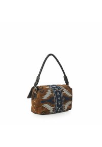 Borsa a tracolla intrecciata marrone con un design geometrico blu e grigio, dotata di manico intrecciato nero e tracolla regolabile per un trasporto versatile.