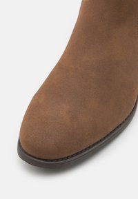 Pier One UNISEX - Botines bajos - brown