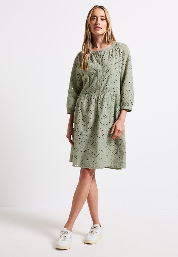 MIT LOCHSTICKEREI - Freizeitkleid - grün