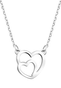 Sølvvedhæng i hjertets form med to sammenflettede hjerter på en delikat kæde, med en poleret overflade og glat tekstur.