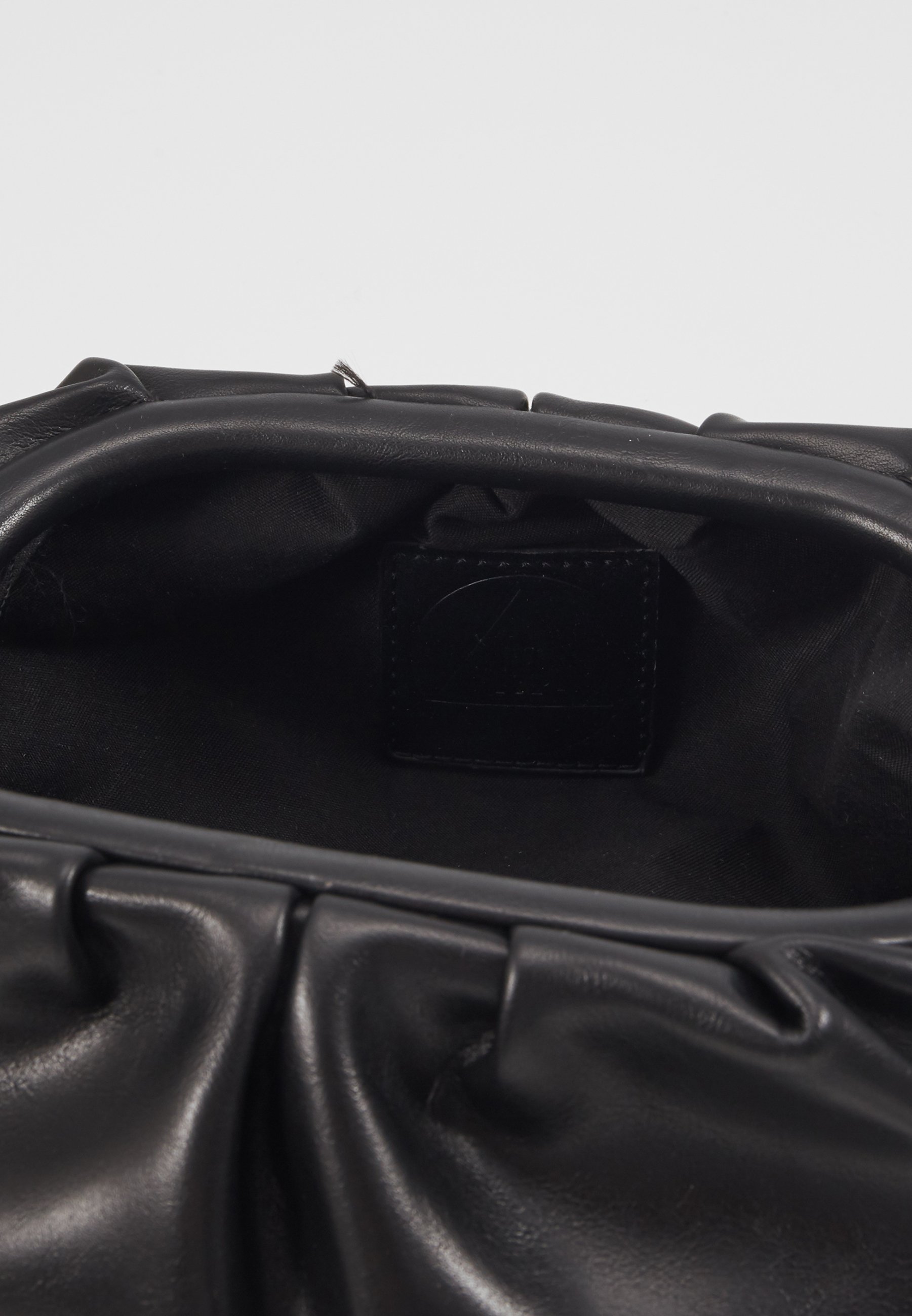 Missguided POUCH BAG WITH CROSS BODY STRAP Skulderveske Missguided POUCH BAG WITH CROSS BODY STRAP Skulderveske