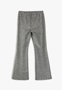 Pantalones de campana plateados con brillo y cintura elástica. Textura reflectante, diseño de pierna ancha y acabado suave.