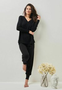 YOU LOOK PERFECT DORINA - MERINO WOLLE V-PULLOVER - Pyjama top - black