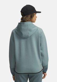 Under Armour UNSTOPPABLE FLEECE - Zip-up sweatshirt - serpentine