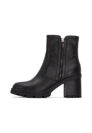 Stivaletti con plateau - black