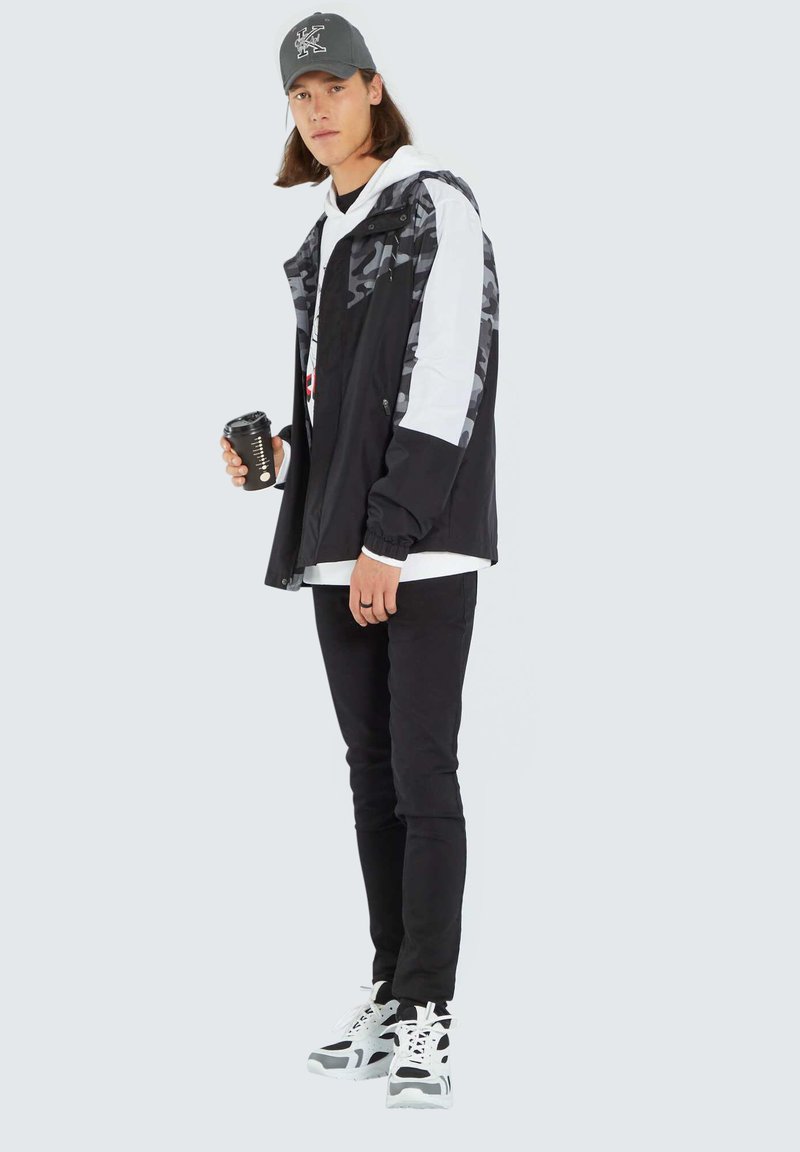 KIABI Slim fit jeans zwart