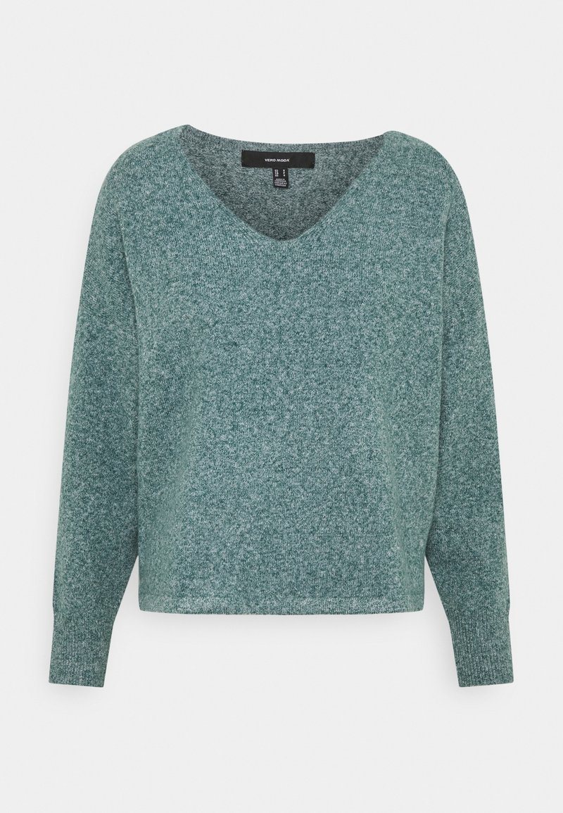 Pull en maille vert doux à manches longues et col en V, présenté sur un fond blanc uni.