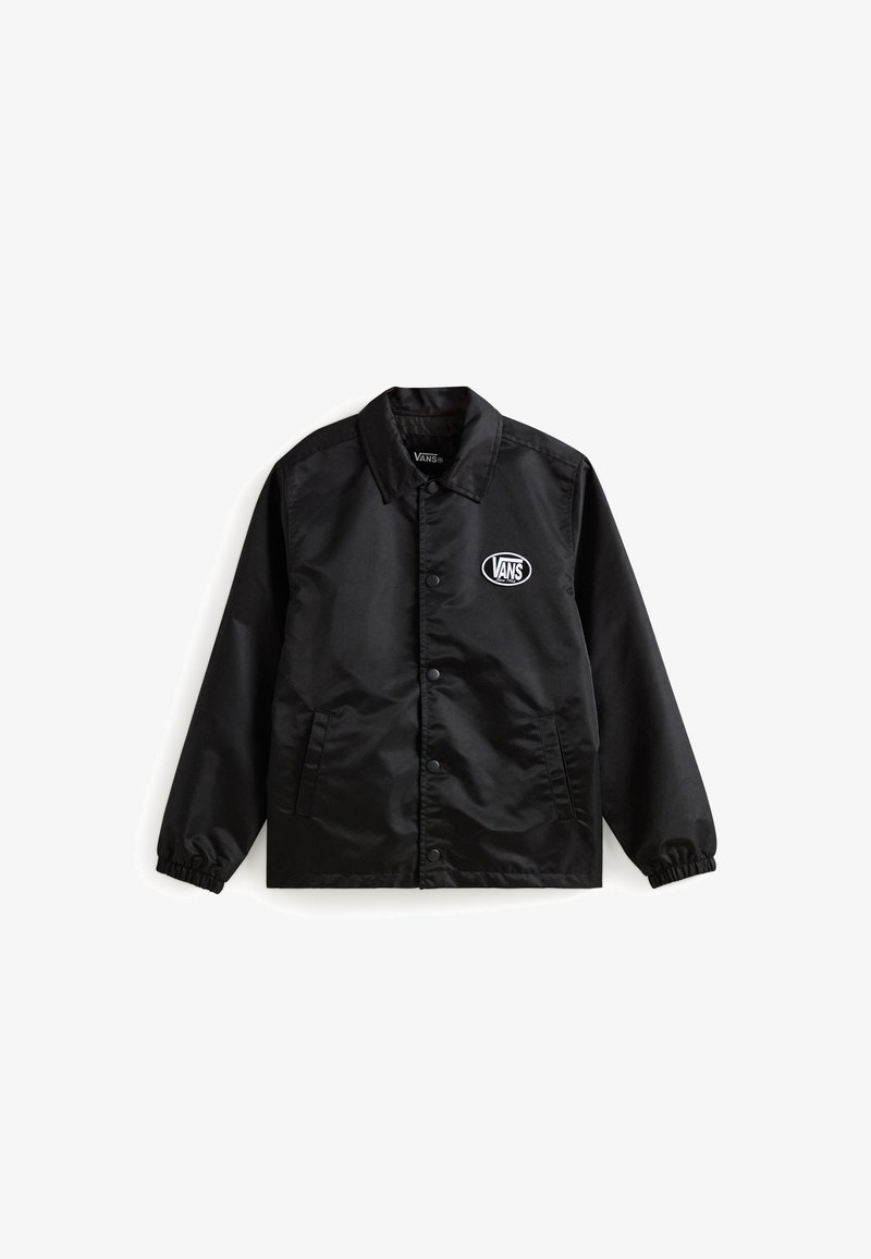 Czarna nylonowa kurtka z kołnierzykiem, zapięciem na guziki i elastycznymi mankietami. Posiada kieszenie z przodu oraz białe logo Vans na klatce piersiowej.