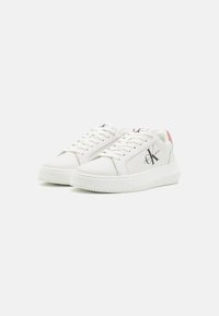 Calvin Klein Jeans CHUNKY CUPSOLE LACEUP MON - Tenisky - bright white/whisper pink