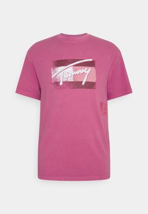 FADED FLAG SCRIPT TEE UNISEX - T-shirt med print - bright cerise pink