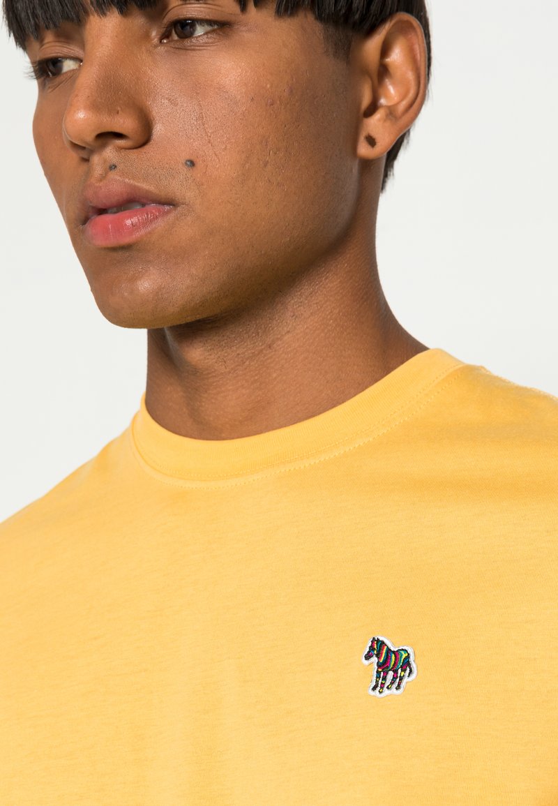 Herren T-shirts & Polos | PS Paul Smith ZEBRA BADGE UNISEX T-Shirt basic yellow/gelb - OV32236 Herren T-shirts & Polos | PS Paul Smith ZEBRA BADGE UNISEX T-Shirt basic yellow/gelb - OV32236