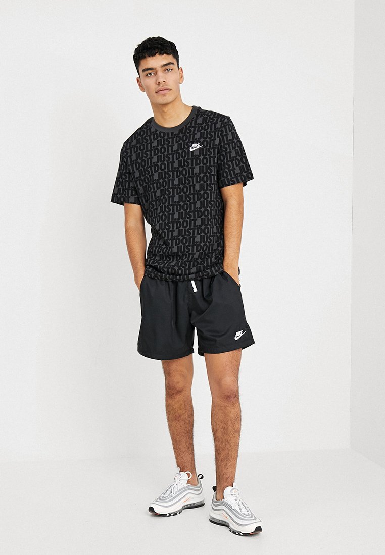 nike sportswear flow