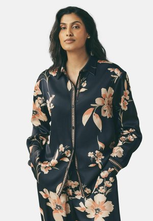REGULAR FIT - LONG SLEEVE FLORAL SATIN CO-ORD  - Cămașă - black red