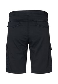 Zwarte cargoshorts met een vlakke tailleband, twee achterzakken en zijzakken. Gemaakt van duurzaam materiaal met een zachte textuur.