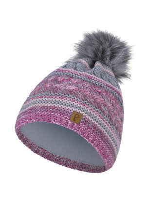 Gestrickte Wintermütze in Rosa- und Grautönen mit einer grauen Kunstfellbommel und einem kleinen braunen Leder-Logo-Etikett.