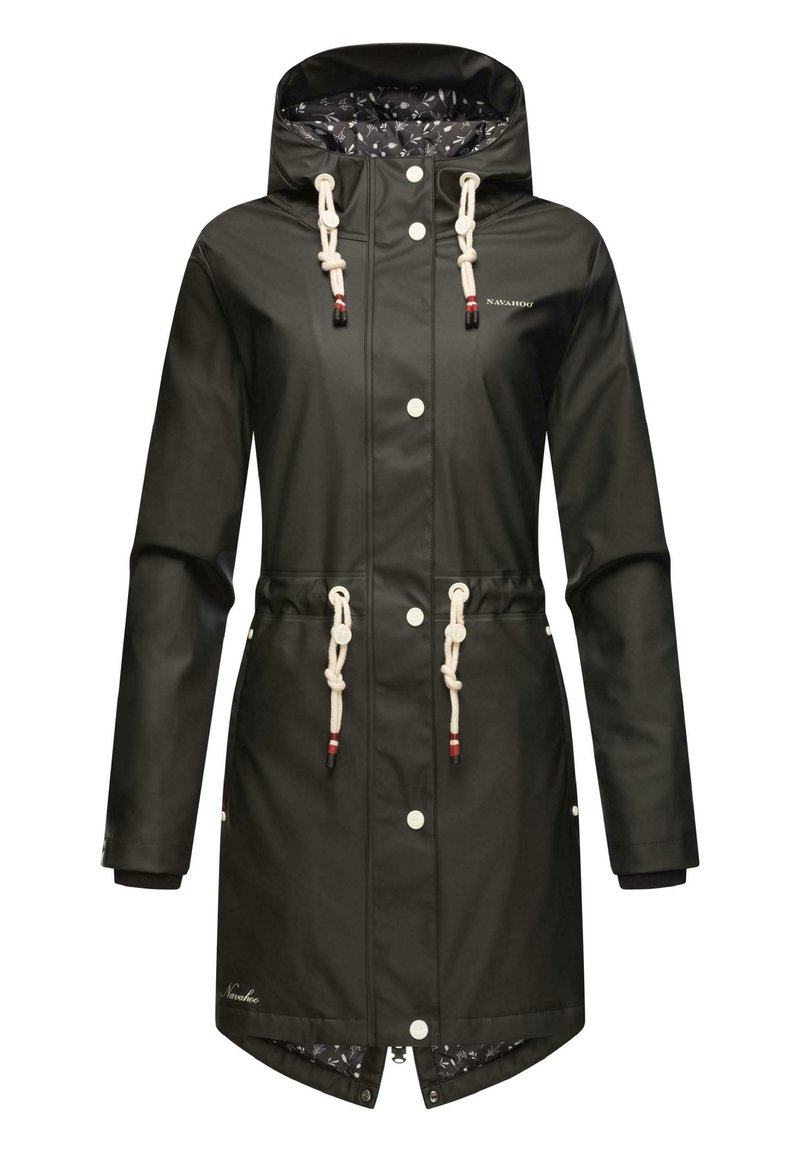 Manteau de pluie noir étanche avec capuche, cordons de serrage à bascule, boutons-pression à l'avant et doublure intérieure à motifs. Présente une taille cintrée et des manches longues.
