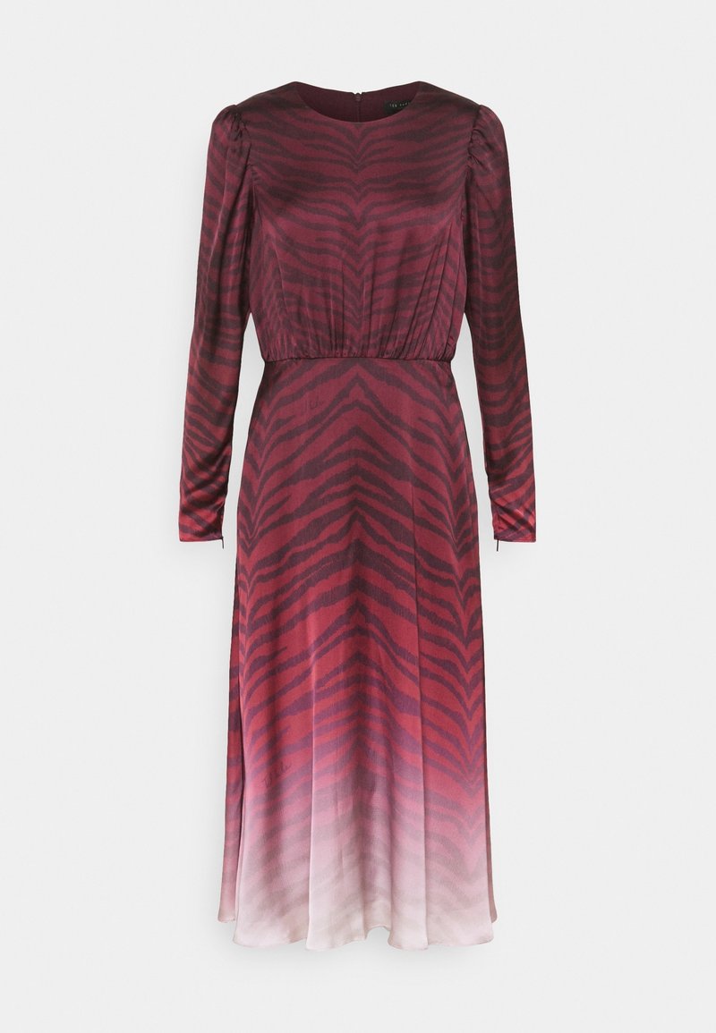Robe midi à manches longues avec motif imprimé animalier bordeaux et foncé s'estompant en rose clair à l'ourlet, dotée d'un col rond et d'une taille cintrée.