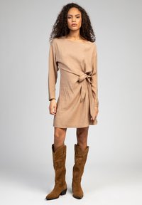 AN'GE MELOKA - Robe de jour - noisette