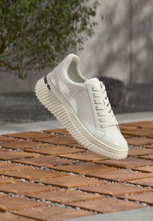 LOBECO LACE UP PLATFORM - Trainers - white