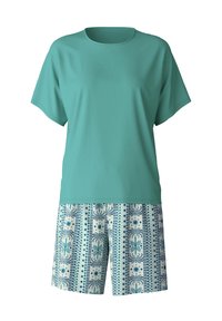 Turquoise shirt met korte mouwen en een ronde halslijn, gecombineerd met gestreepte shorts met blauwe en witte ontwerpen en accenten.