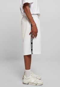 Starter TAPE  - Shorts - white