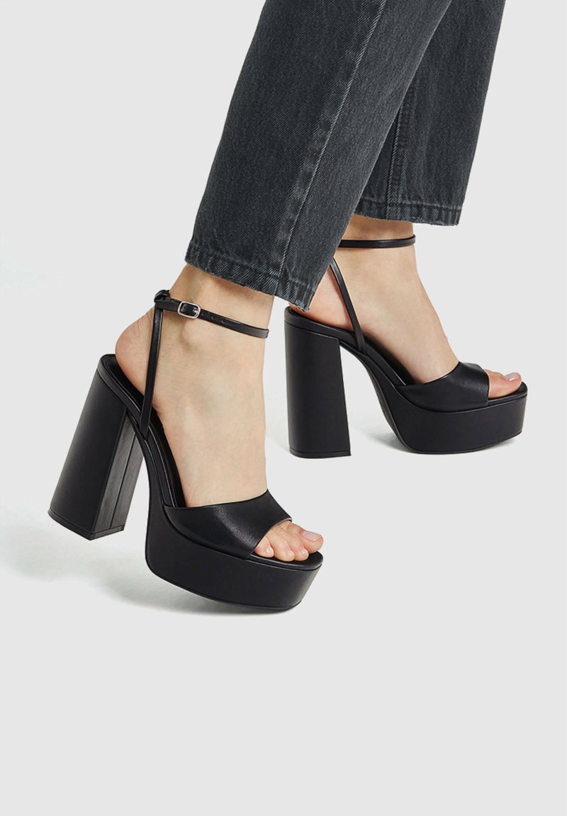 PULL&BEAR Sandales à talons hauts - black