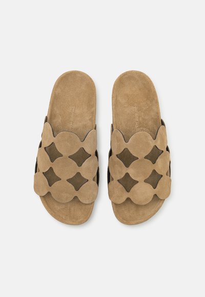 Pierre Hardy BULLES - Mules - sand