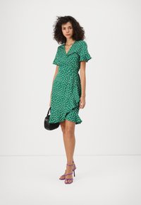 ONLY ONLOLIVIA WRAP DRESS - Dnevna haljina - verdant green