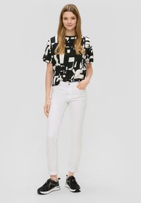 QS - Jeansy Slim Fit