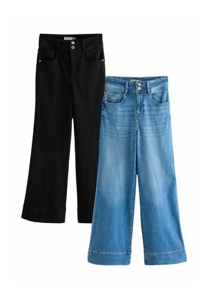 To par jeans med vide ben, en sort og en lyseblå, begge med forlommer og dobbel knaplukning i taljen.