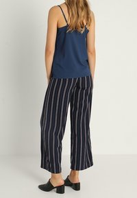 KIOMI Top - dark blue