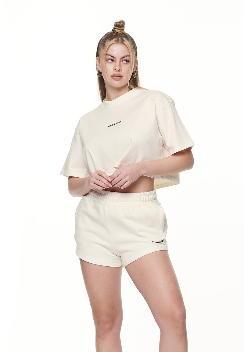 Pegador LAYLA CROPPED TEE - T-shirts - washed coconut milk/black