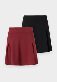 Sélectionné, black/ruby wine