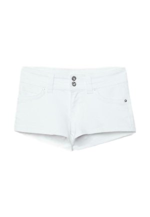 Hvide denimshorts med dobbelte forreste knapper, bæltestropper samt for- og baglommer.