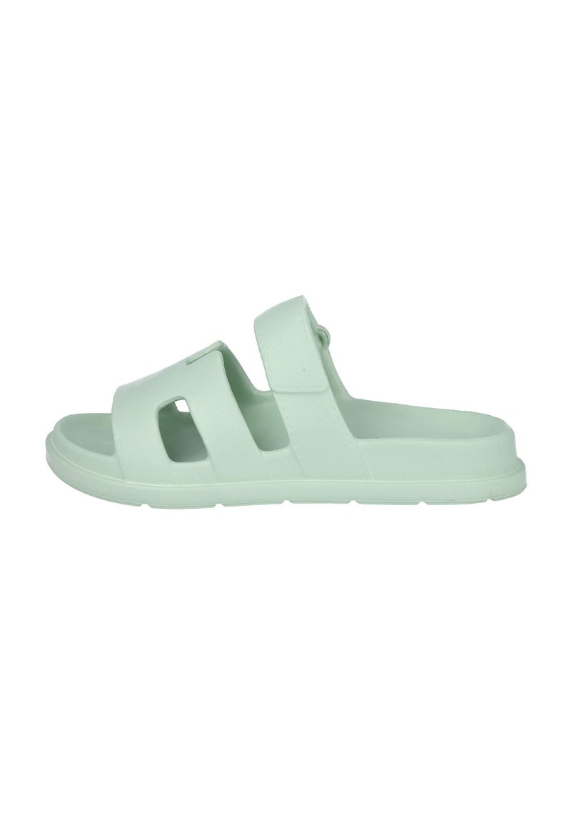 Chanclas de goma verde claro con dos correas anchas, diseño con cortes para ventilación y suela texturizada para un buen agarre.