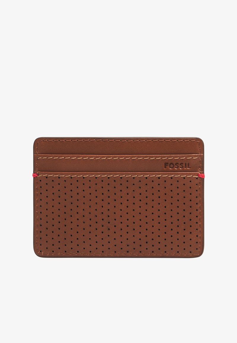 Portafoglio in pelle marrone con design perforato, quattro scomparti per carte, cuciture a contrasto e cuciture rosse. Logo del marchio impresso.