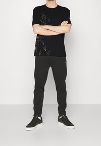 BOSS Triko s potiskem - black