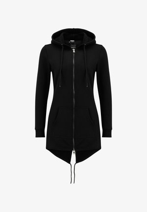 Melnā kapuce ar garām piedurknēm un priekšējo rāvējslēdzēju, aukliņām, divām priekšējām kabatām un asimetrisku apakšu ar paildzinātu aizmuguri.