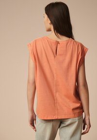 Next POCKET  REGULAR FIT - Top - peach orange