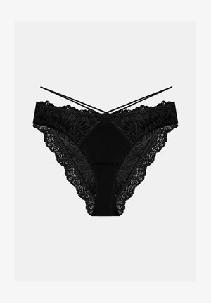 Czarne hipstery z koronki z kwiatowym wzorem, z falistymi brzegami i gładkim środkowym panelem oraz cienkimi paskami krzyżującymi się z tyłu.
