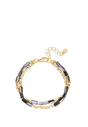 Bracciale a doppio filo con piccole perle dorate e perle rettangolari iridescenti in ematite, con chiusura a catena in oro ed estensore.