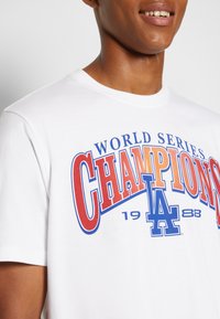 '47 LOS ANGELES DODGERS BACKER ECHO TEE - Camiseta estampada - white wash