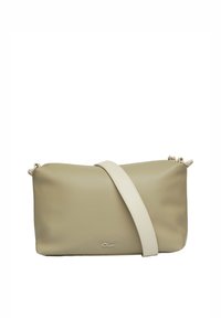 Beżowa skórzana torba na ramię o gładkiej fakturze, z jasnoskórzanym paskiem i subtelnym logo marki z przodu. Prostokątny kształt.