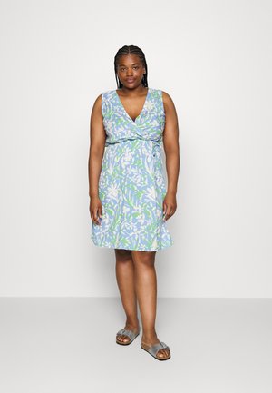 ONLY Carmakoma CARPIORA WRAP DRESS - Denné šaty - indigo bunting/vibrang green