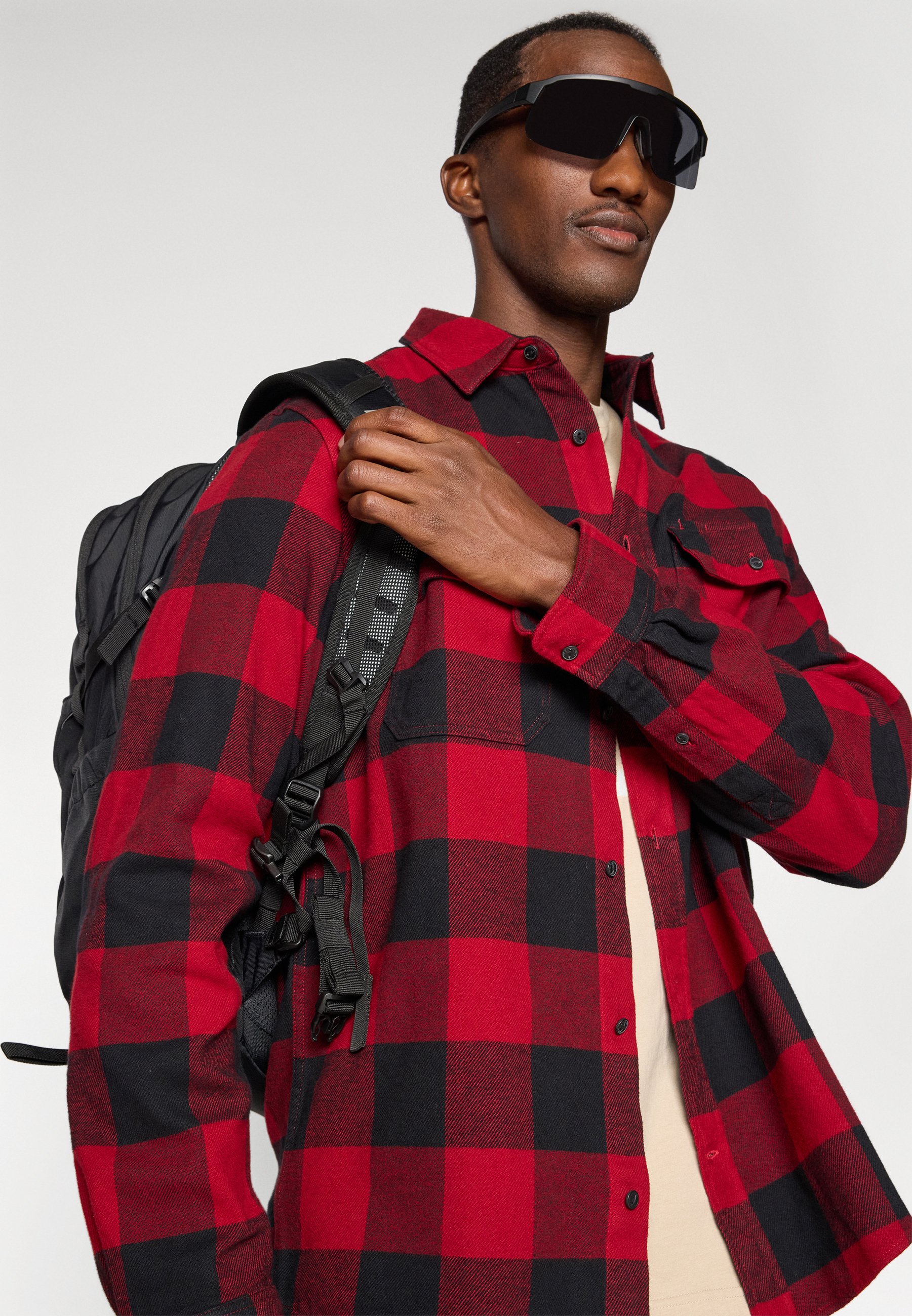Fjällräven ÖVIK HEAVY FLANNEL SHIRT M - Shirt - red/black/red Fjällräven ÖVIK HEAVY FLANNEL SHIRT M - Shirt - red/black/red